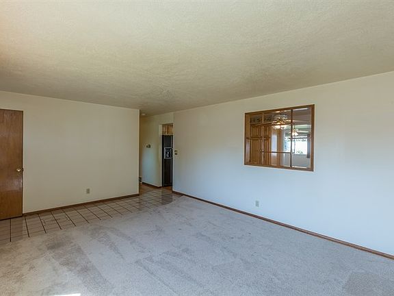 4th image of 3240 W Rosewood Ave