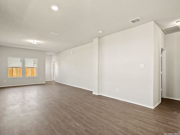 4th image of 2415 Dry Moss Way