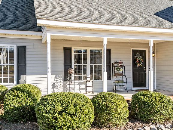 3rd image of 65 Haddington Dr