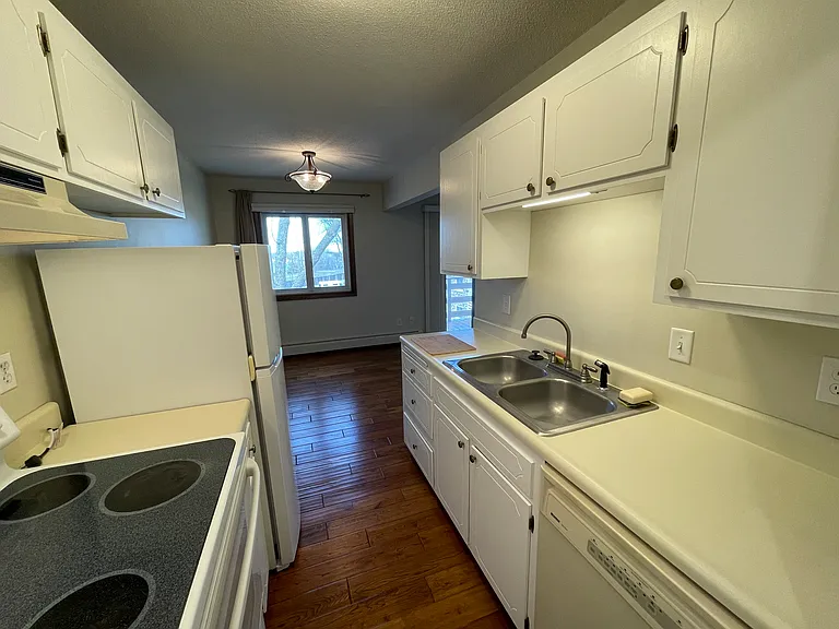 4407 Wilshire Blvd #304 — Photo 5