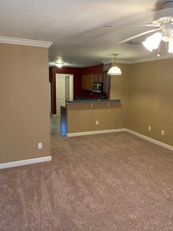 2 bed, 1000 sqft, $1,650 — Photo 2