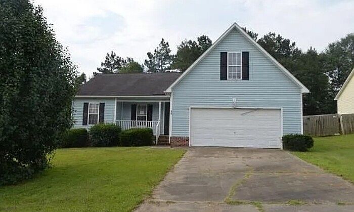 1st image of 310 Hawthorn Dr