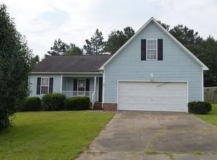 310 Hawthorn Dr, Raeford, NC 28376