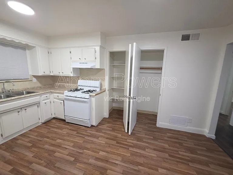 1215 Williams Way #4 — Photo 6