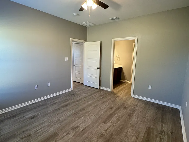 572 Ivy Ln — Photo 15