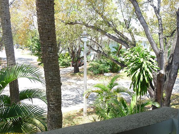 2nd image of 1200 Mariposa Ave APT D202