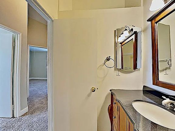 4th image of 22856 White Pine Pl