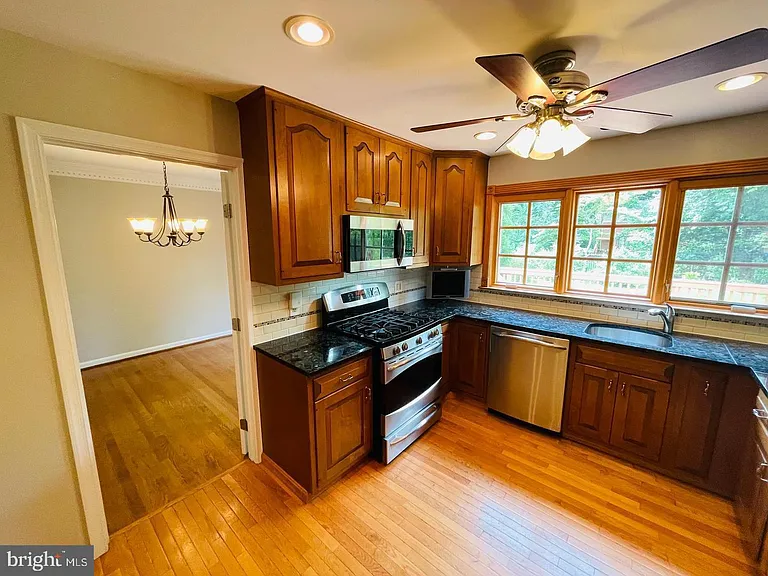 7115 Warbler Ln — Photo 11