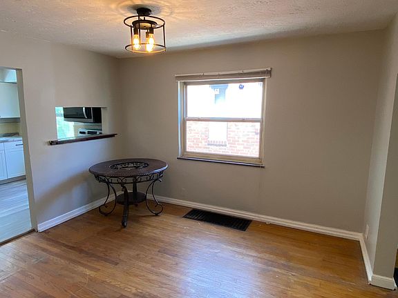 5th image of 1926 Portman Ave