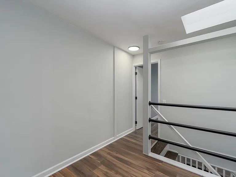 611 Oldham St — Photo 11