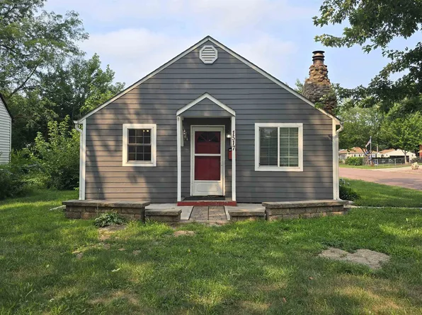 1517 College St, Yankton, SD 57078
