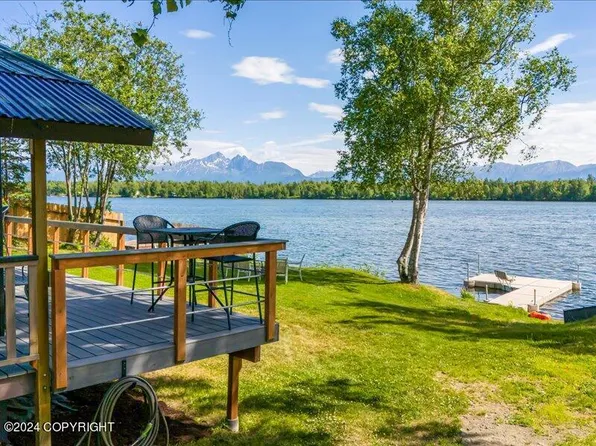 1024 W Selina Ln, Wasilla, AK 99654
