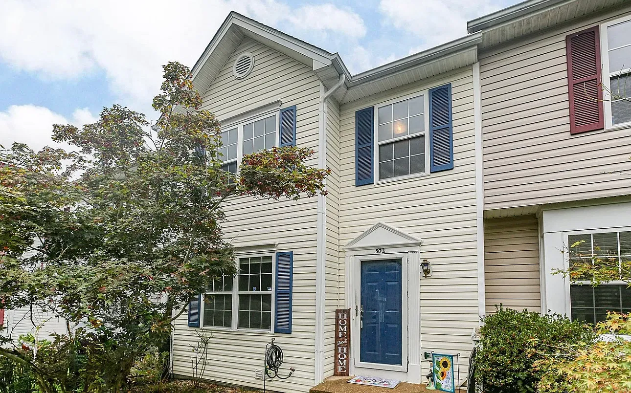 302 Munsons Hill Ct — Photo 1