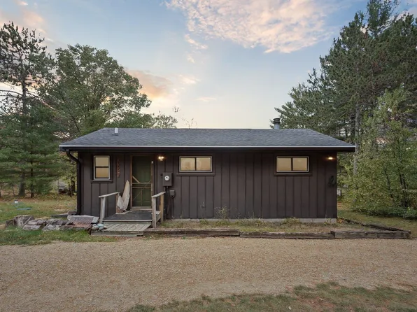 N7081 E Lake Crest Dr, Shawano, WI 54166