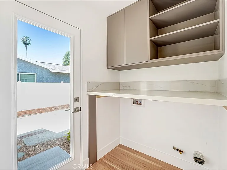 6722 Katherine Ave — Photo 17