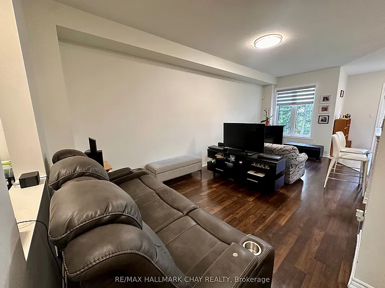 26 Greenwood Dr — Photo 4