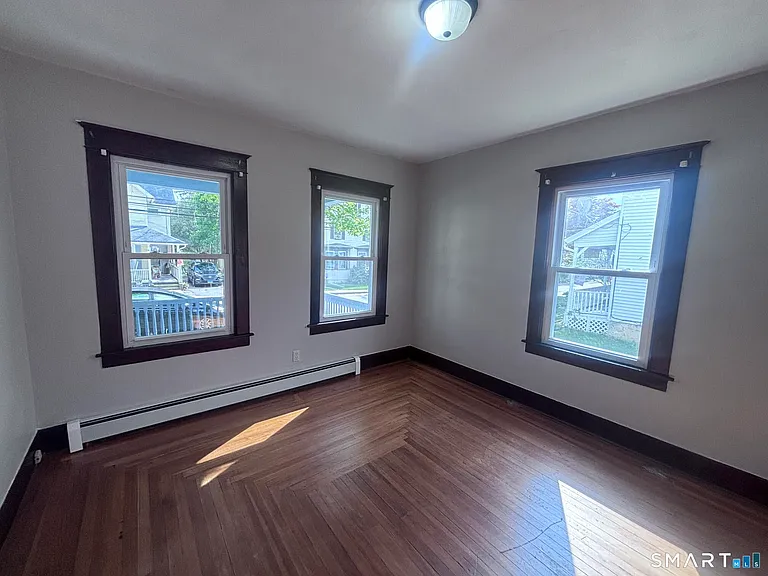32-34 Linnell St #34 — Photo 17