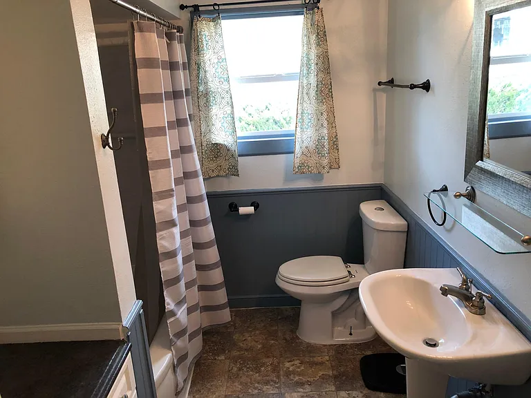 3922 N Elgin St — Photo 9