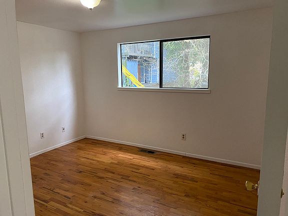 4th image of 19565 23rd Ave NE