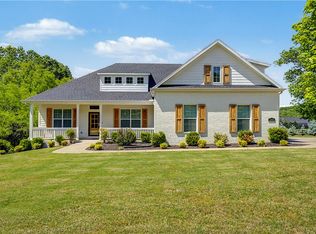 1350 S Spring Loop, Fayetteville, AR 72703