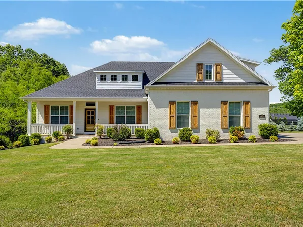 1350 S Spring Loop, Fayetteville, AR 72703