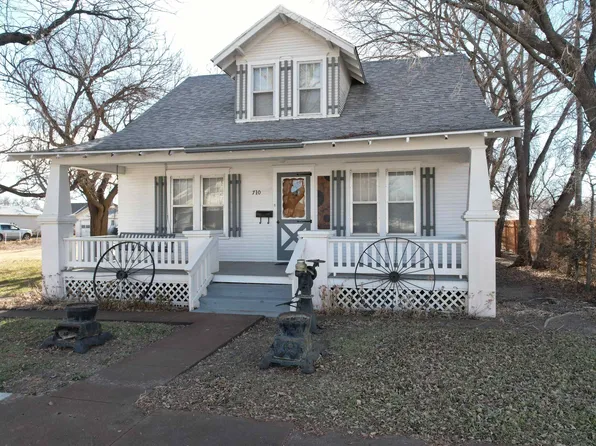 710 Ross St, Ellis, KS 67637