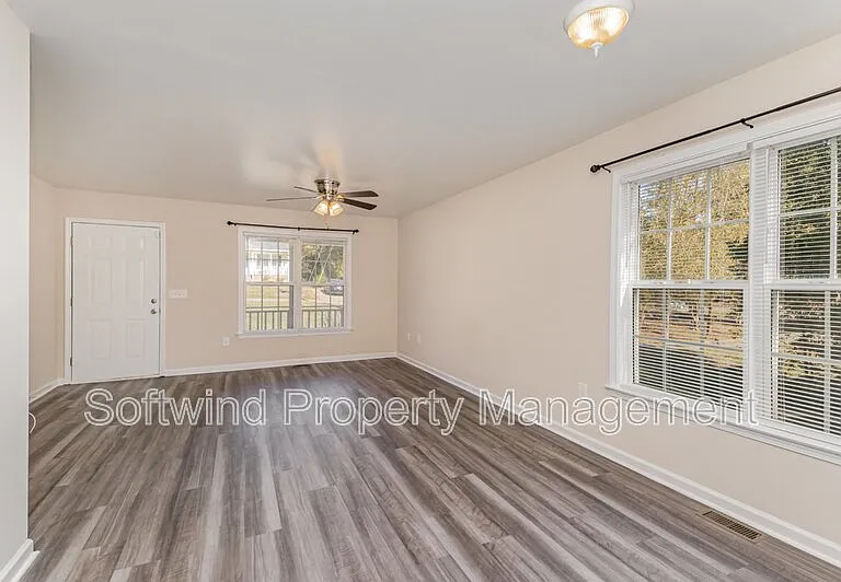 1519 Elmwood Ave — Photo 7