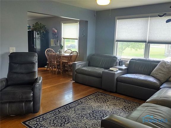 5th image of 338 Watson Ave