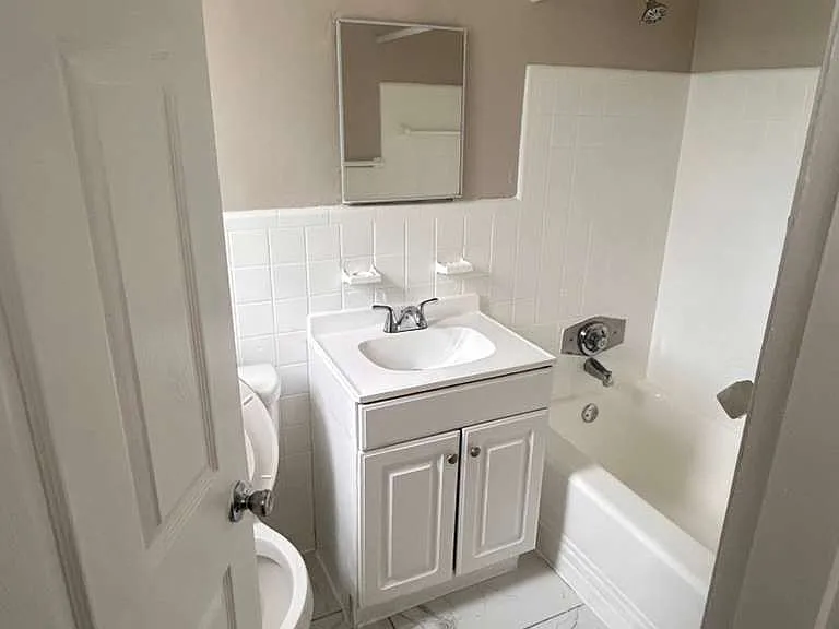 2334 Kemper Ln #13 — Photo 4