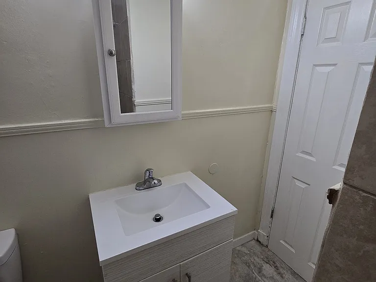 2209 W Main St — Photo 17