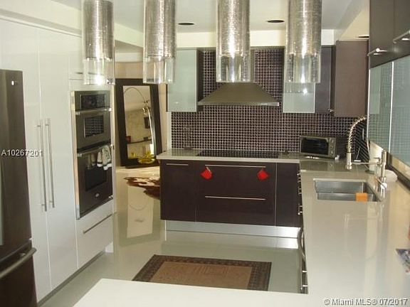4th image of 19210 W Oakmont Dr