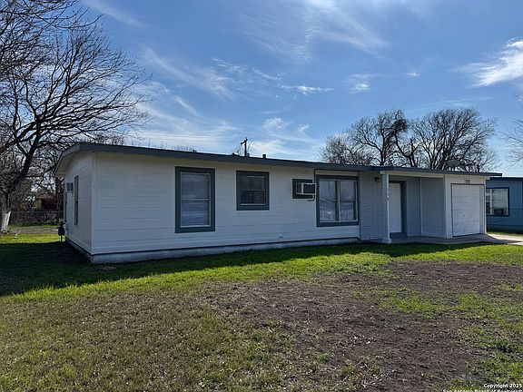 3rd image of 110 CHADWICK DR