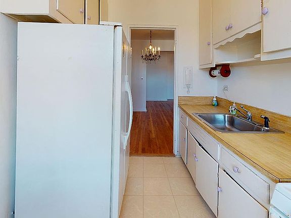 5th image of 33-01 90th St Unit 6H
