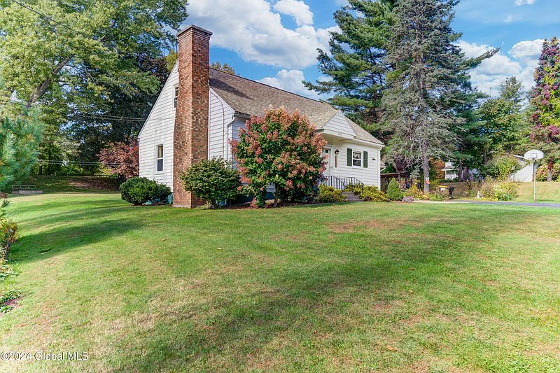 5th image of 323 Dunnsville Road