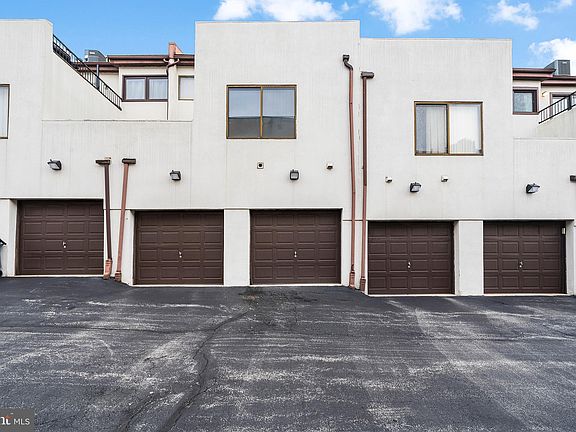 5th image of 864 N Pennock St #A