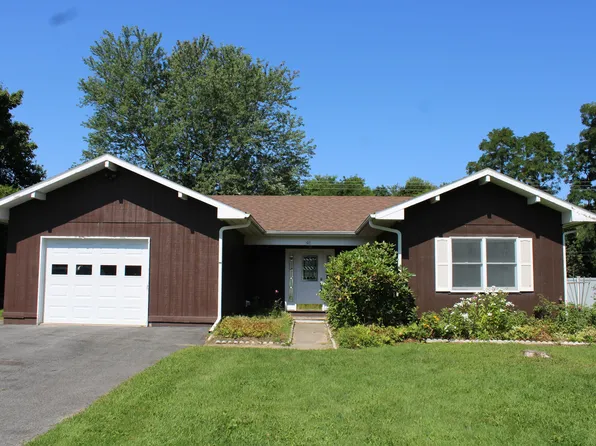 48 Joyce Ave, Morrisonville, NY 12962