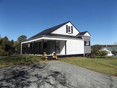 528 Nicholas St, Hillsville, VA, 24343