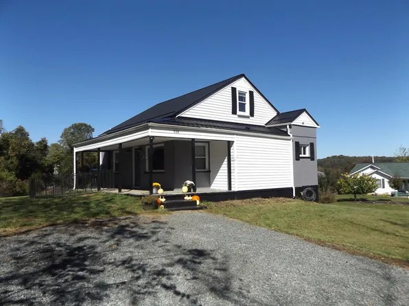 528 Nicholas St, Hillsville, VA 24343