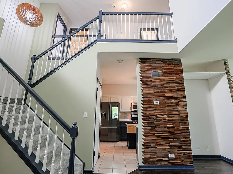 983 Parkhill Cir #983 — Photo 4