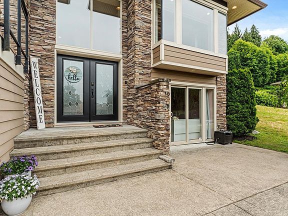 3rd image of 51075 Falls Ct #204