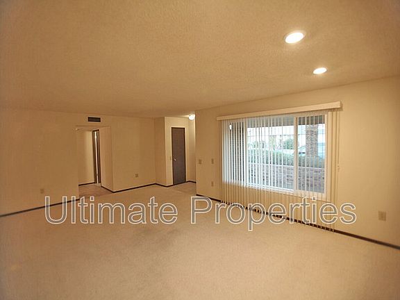 4th image of 17202 N Foothills Dr