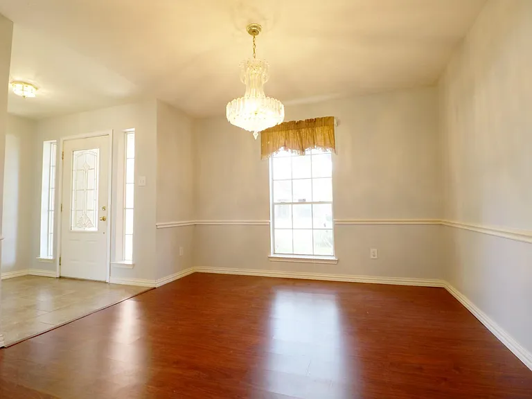 1926 Wildwood Ridge Dr — Photo 3