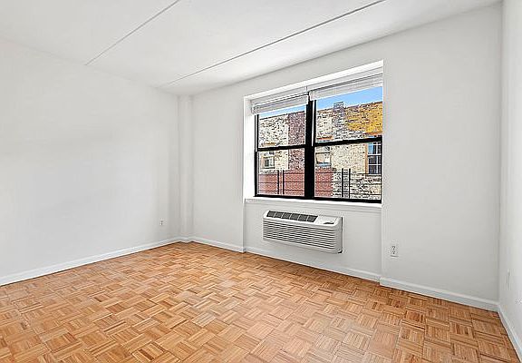 5th image of 129 Boerum Pl APT 4E
