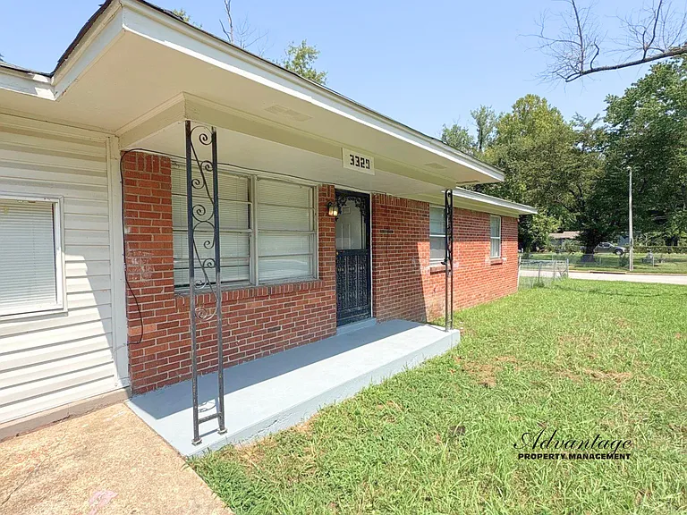 3329 Harvester Ln — Photo 2