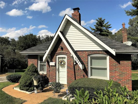 3301 Werder Dr, Saint Louis, MO 63121