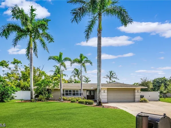 1687 N Flossmoor Rd, Fort Myers, FL 33919