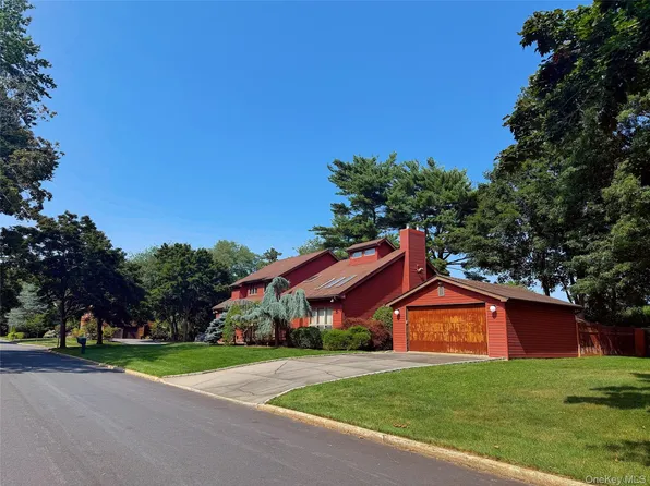 6 Jamor Court, Nesconset, NY 11767