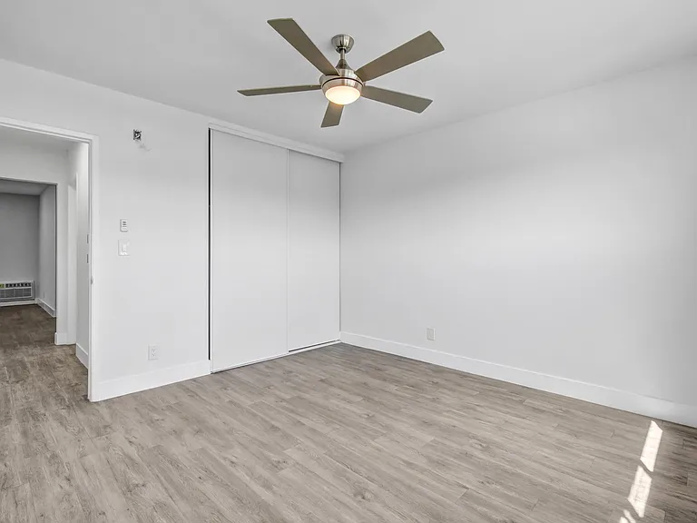 2233 S Ridgeley Dr #303 — Photo 11