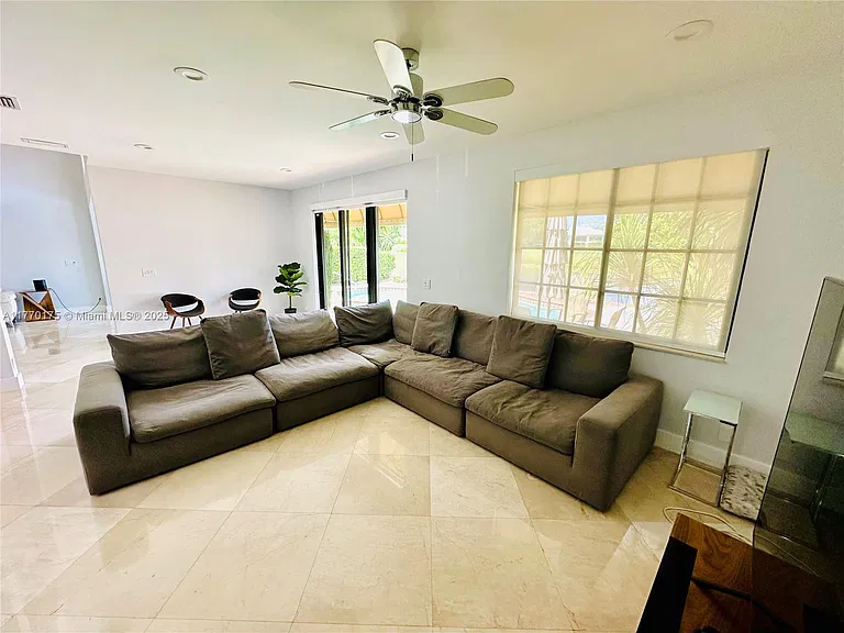 1832 Monte Carlo Way — Photo 7