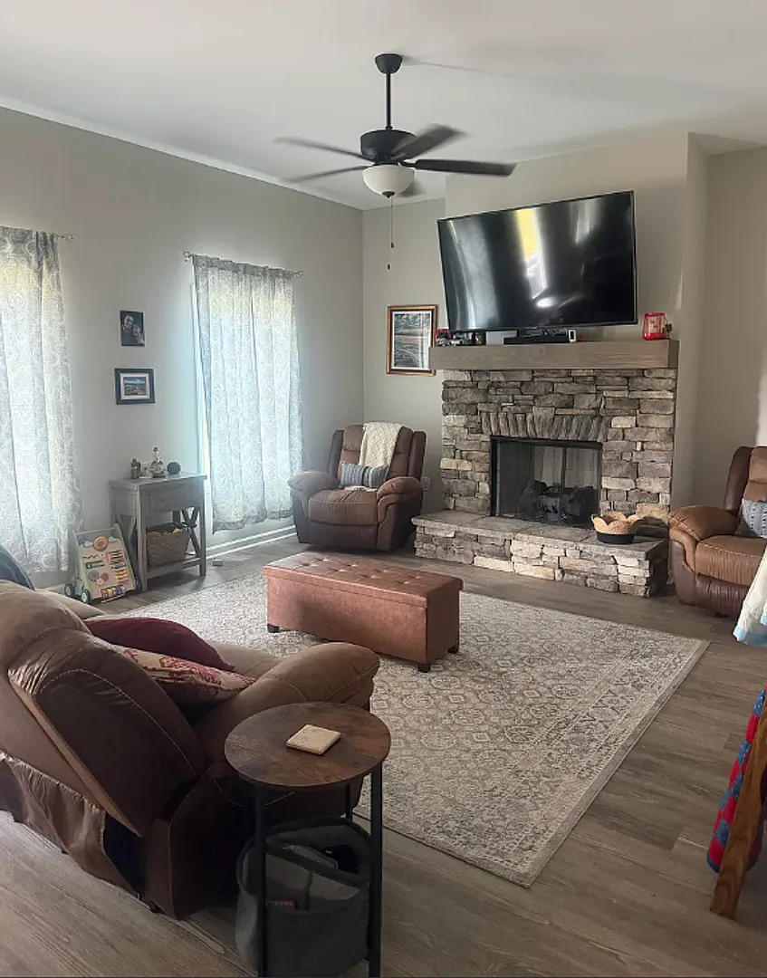 Welcome home to this spacious 4-bedroom, 2-bath home located in Fort Mitchell — Photo 3